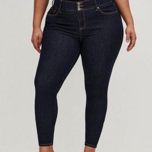 TORRID  *NWT*  Size 16T Super Soft High-Rise Skinny Jean